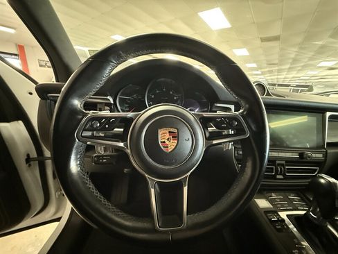 Used 2019 Porsche Macan image 10