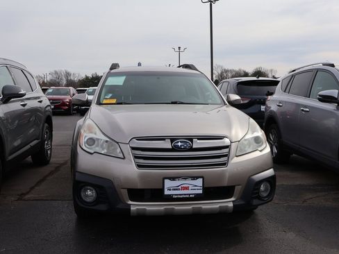 Used 2014 Subaru Outback 2.5i Limited w/ Moonroof Package image 3