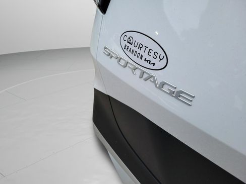 Used 2025 Kia Sportage EX FWD image 31