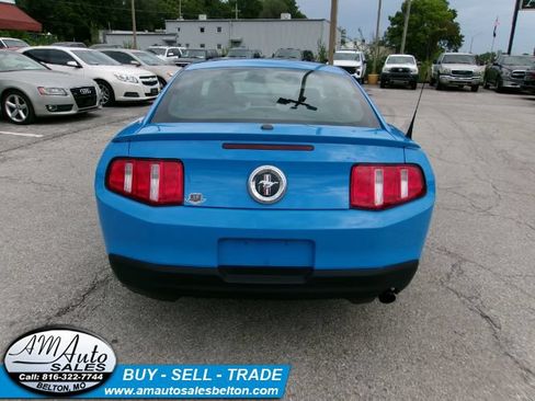 Used 2010 Ford Mustang Coupe RWD image 4