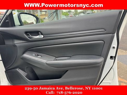Used 2024 Nissan Altima 2.5 SV w/ SV Premium Package FWD image 21