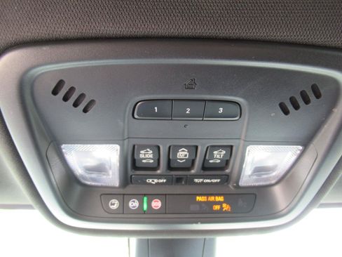 Used 2023 Chevrolet Traverse Premier w/ Redline Edition FWD image 30