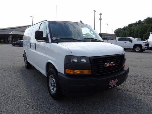 Used 2022 GMC Savana 2500 RWD image 11