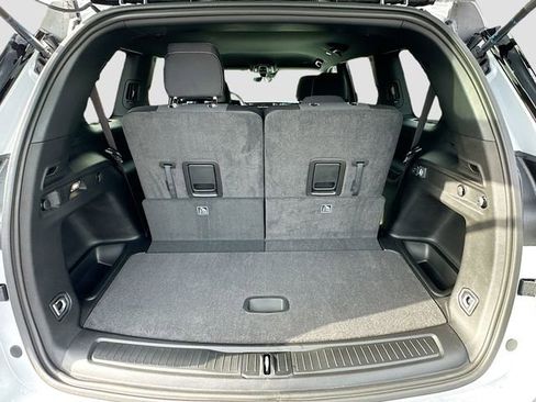 New 2025 Jeep Grand Cherokee L Laredo image 5