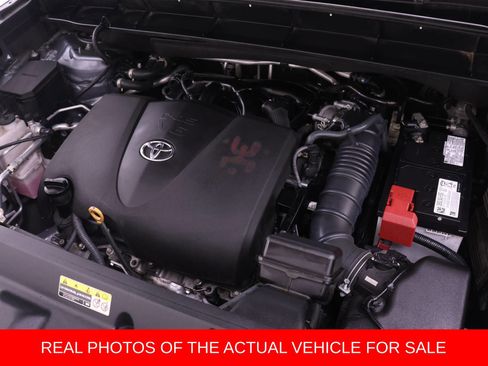 Used 2022 Toyota Highlander XLE image 17
