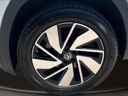 Used 2025 Volkswagen Atlas SE FWD image 9