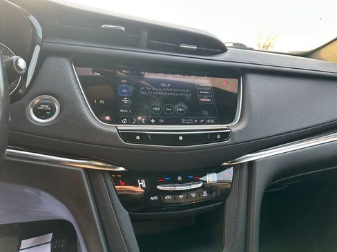 Used 2021 Cadillac XT5 Premium Luxury image 16