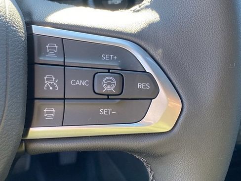 New 2025 Jeep Compass Limited w/ Driver Assist Group I image 18