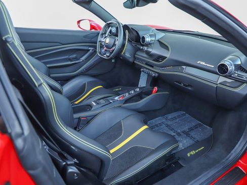Certified 2022 Ferrari F8 Tributo RWD image 15