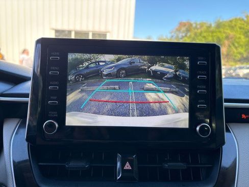 Used 2020 Toyota Corolla LE w/ LE Premium Package image 21