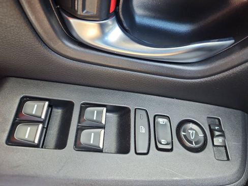Used 2025 Honda Pilot Sport image 18