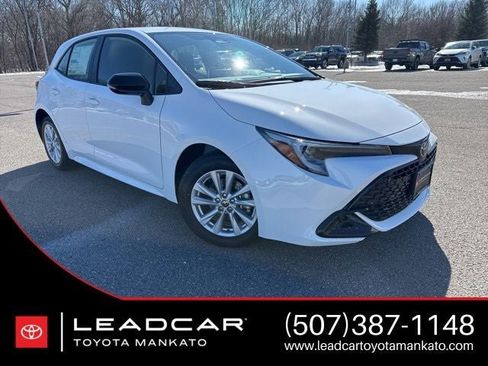 Used 2026 Toyota Corolla SE FWD image 1