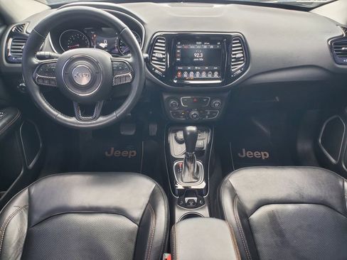 Used 2019 Jeep Compass Limited AWD/4WD image 2