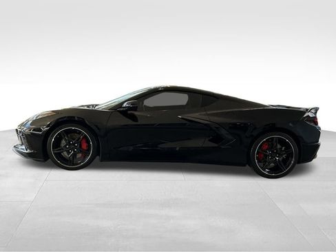 Used 2022 Chevrolet Corvette Stingray Coupe w/ Z51 Performance Package image 8