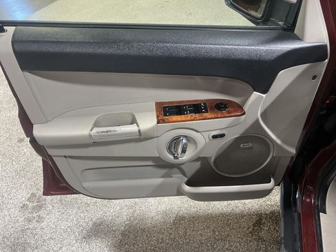 Used 2008 Jeep Commander Overland AWD/4WD image 16