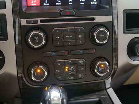 Used 2017 Ford Expedition Limited w/ Equipment Group 301A image 24