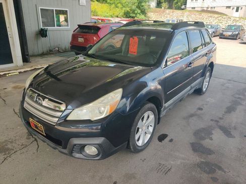 Used 2013 Subaru Outback 2.5i Premium AWD/4WD image 2