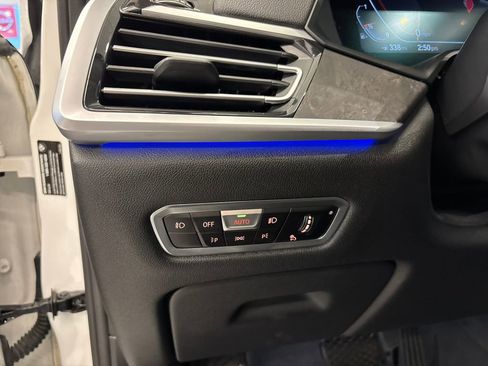 Used 2022 BMW X7 xDrive40i w/ Luxury Seating Package image 17
