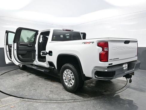 Used 2024 Chevrolet Silverado 2500 LTZ image 39