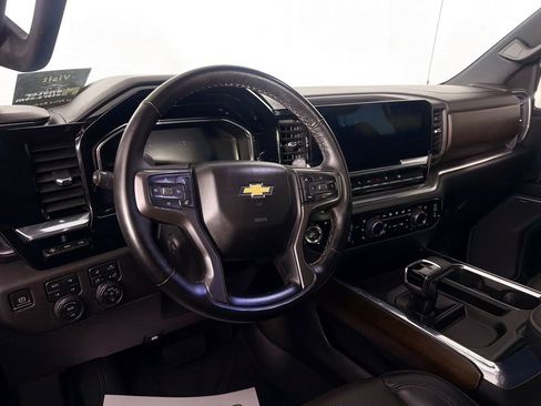 Used 2024 Chevrolet Silverado 1500 High Country w/ Technology Package image 9