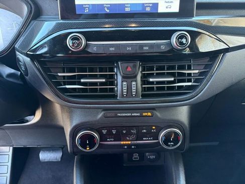 Used 2025 Ford Escape ST-Line image 18