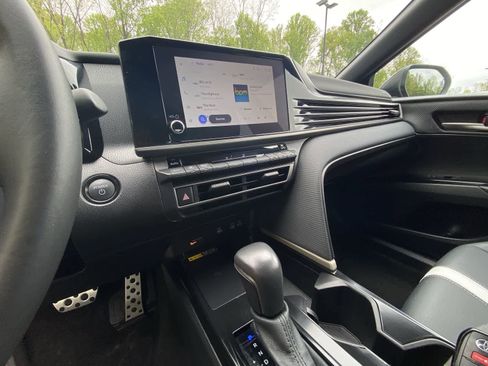 Used 2025 Toyota Camry SE FWD image 19