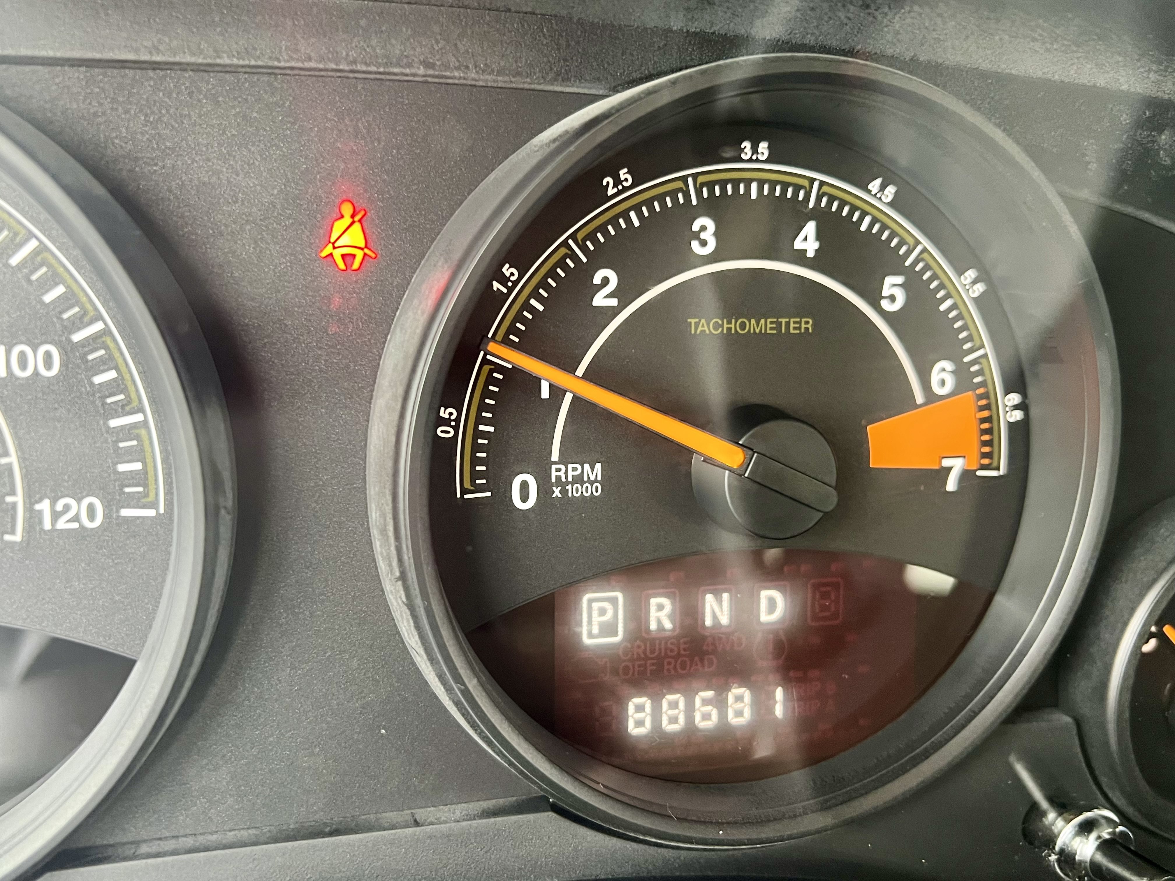 Used 2016 Jeep Patriot Latitude AWD/4WD image 13