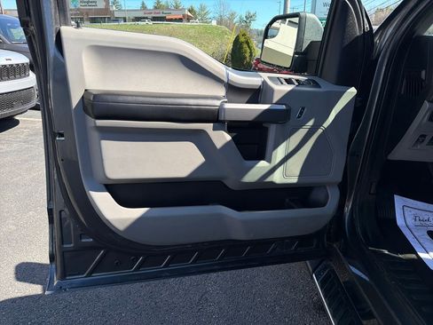 Used 2019 Ford F150 XLT w/ Equipment Group 301A Mid image 11