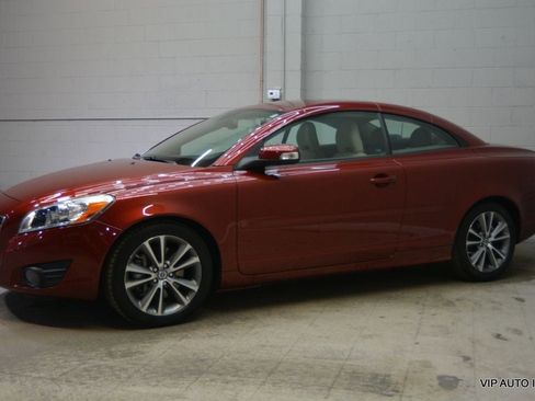 Used 2011 Volvo C70 T5 w/ Convenience Pkg image 31