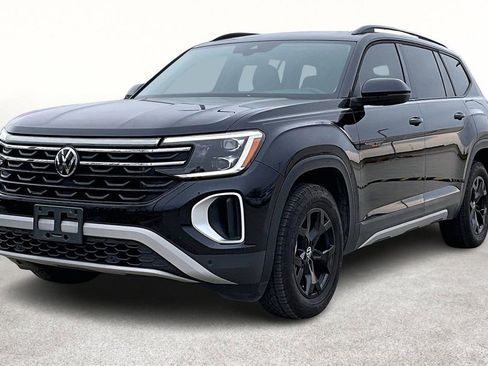 Used 2024 Volkswagen Atlas Peak Edition SE image 44