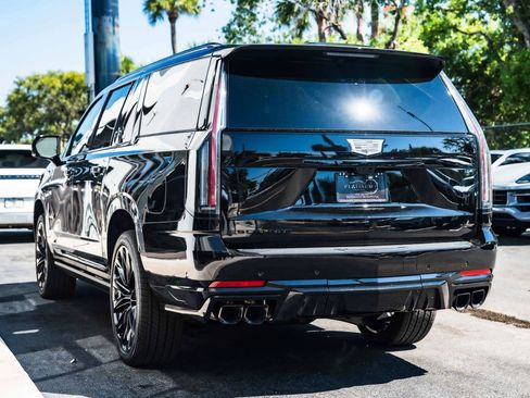 Used 2026 Cadillac Escalade ESV V w/ LPO, ONYX Package AWD/4WD image 12