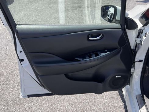 Used 2022 Nissan Leaf SL Plus image 16