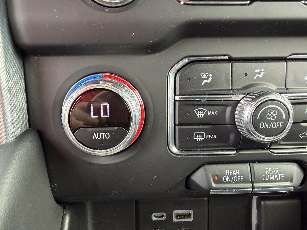 Used 2022 GMC Yukon SLE w/ Gmc Pro Safety Plus Package AWD/4WD image 8