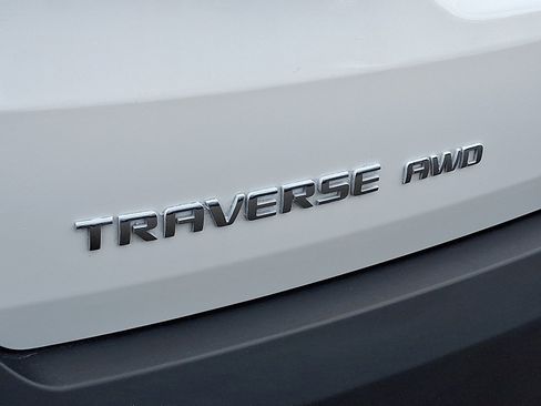 Used 2023 Chevrolet Traverse LT image 31