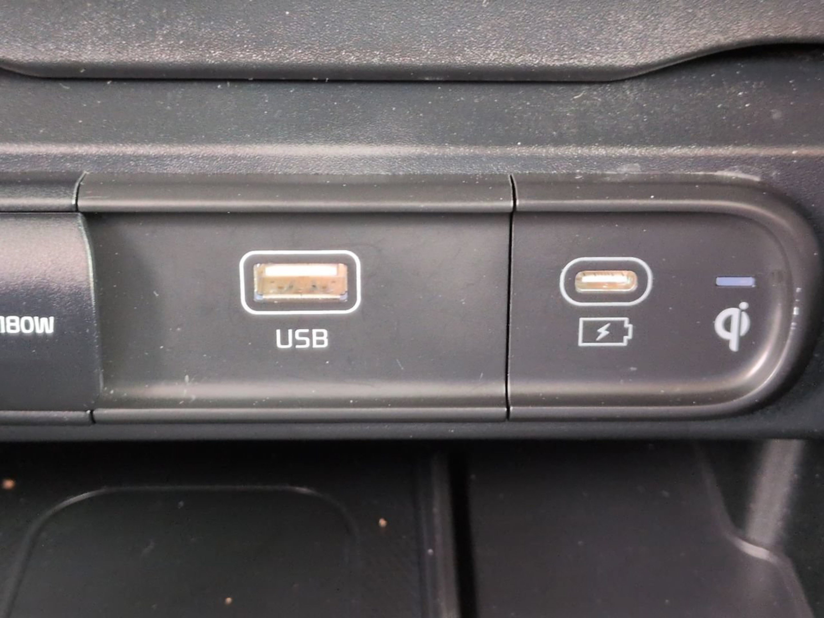 Used 2025 Kia Telluride EX w/ EX Captain's Chair Package FWD image 30