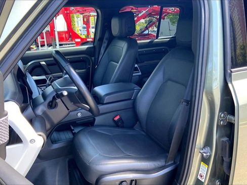 Used 2023 Land Rover Defender 110 SE AWD/4WD image 7