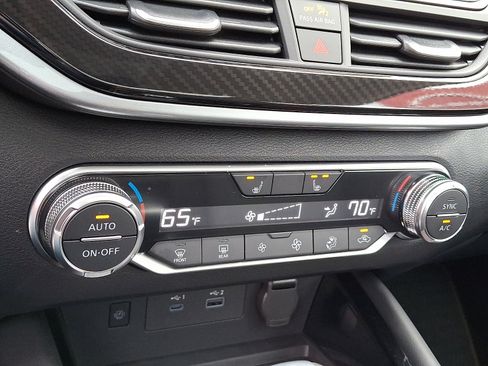 Certified 2025 Nissan Altima 2.5 SR w/ SR Premium Package image 17