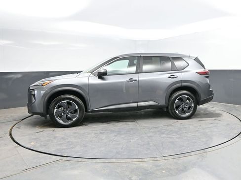 Used 2024 Nissan Rogue SV FWD image 6