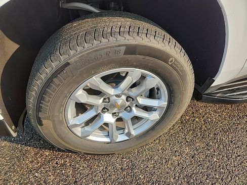 Certified 2025 Chevrolet Suburban LS w/ Max Trailering Package AWD/4WD image 51