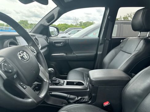 Used 2021 Toyota Tacoma 4x4 Double Cab image 32