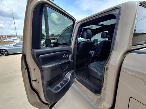 Used 2021 Nissan Titan PRO-4X w/ Pro-4x Convenience Package AWD/4WD image 35
