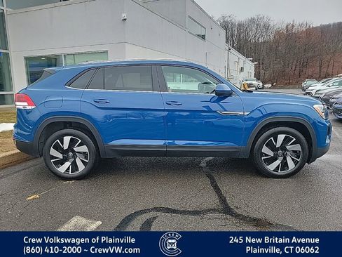 Certified 2025 Volkswagen Atlas Cross Sport SE image 34