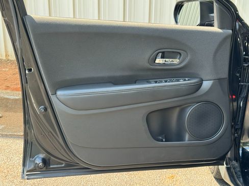 Used 2019 Honda HR-V LX image 33