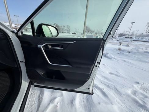 Used 2023 Toyota RAV4 Limited image 29