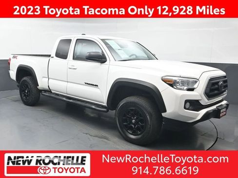 Used 2023 Toyota Tacoma SR5 AWD/4WD image 1