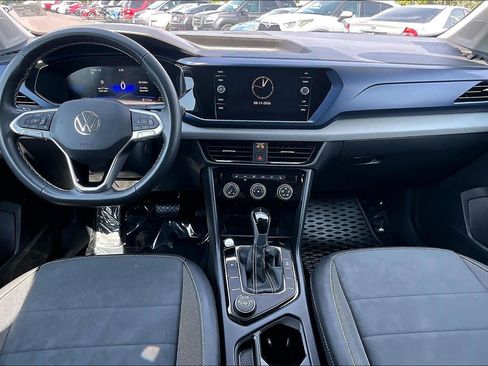 Used 2023 Volkswagen Taos SE AWD/4WD image 13