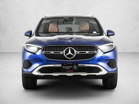 Used 2023 Mercedes-Benz GLC 300 4MATIC image 2