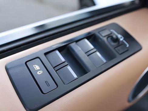 Used 2023 Land Rover Discovery S R-Dynamic AWD/4WD image 27