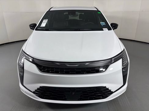 New 2027 Chrysler Pacifica Select FWD image 3