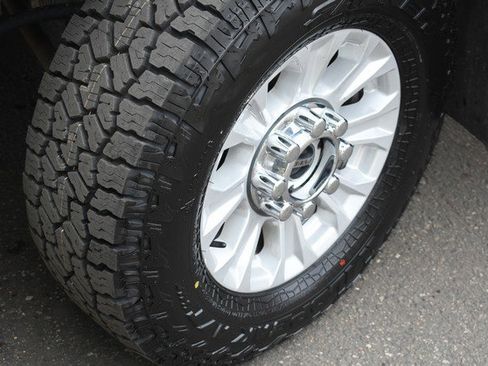 Used 2022 Ford F350 XLT w/ XLT Value Package image 11